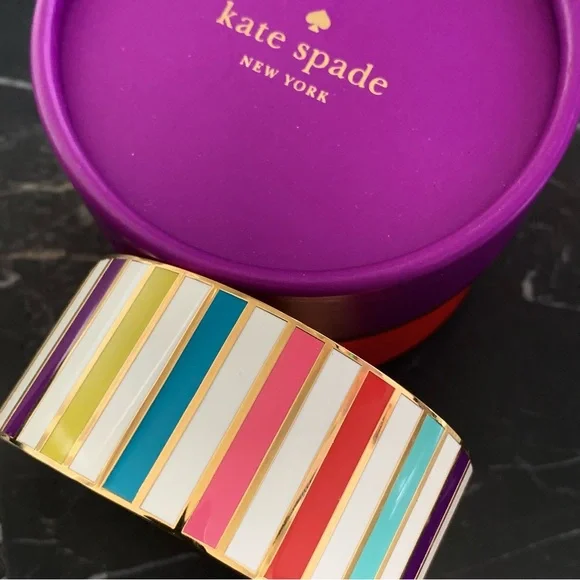 KATE SPADE NEW YORK | ENAMEL | GOLD BANGLE BRACELET | NEW | RETAIL $128 - Picture 5 of 9